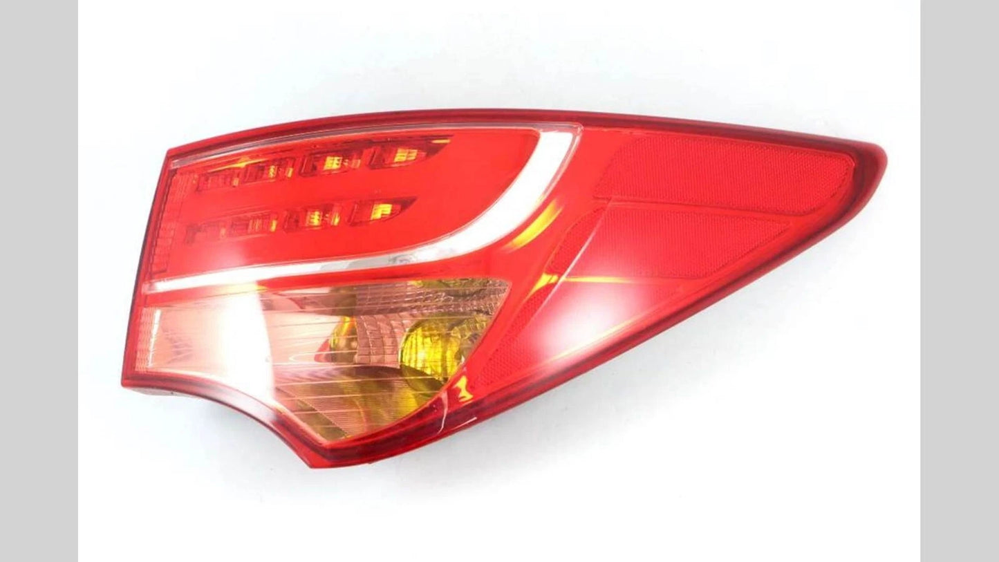 Hyundai Santa Fe DM Tail Lamp LED – Right Side | OEM Part 924022W135 (2012–2018)