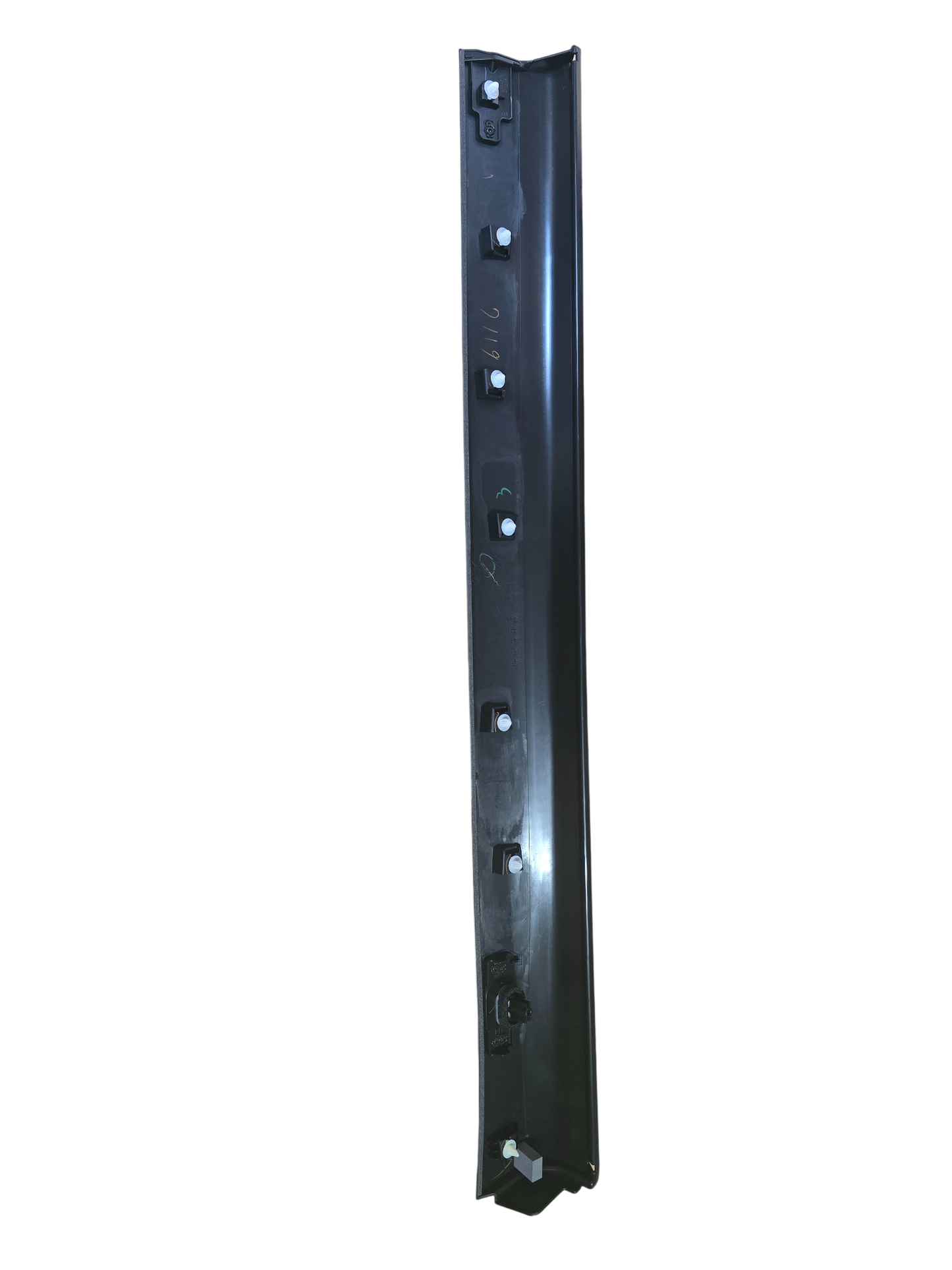 Mitsubishi Outlander Front Door Garnish RH 08/2021–Onward ZM | 5727A564BA