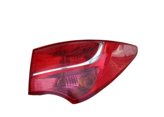 Hyundai Santa Fe Tail Light – Right Side | OEM Part 924022W030 (2012–2014)