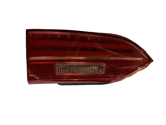 924052W130 Hyundai Santa Fe Tailgate Light – Left Side (2012–2014)